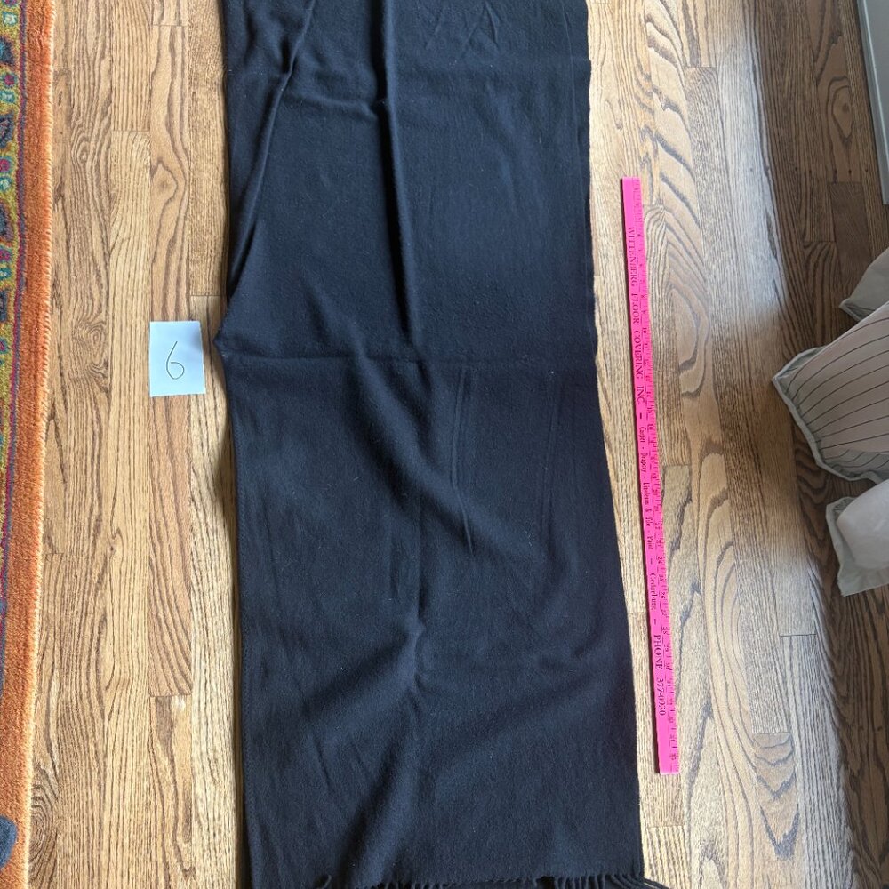 Wool shall - Picture 2 of 4